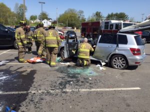 2016-5-23 Meadowbrook plaza crash with entrapment (2)