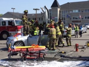 2016-5-23 Meadowbrook plaza crash with entrapment (3)