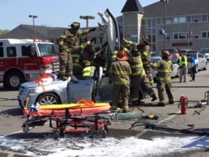 2016-5-23 Meadowbrook plaza crash with entrapment (4)